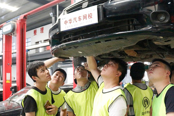 汽车测评人的入门指南，从小白到专家的成长之路