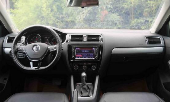 优雅与性能的结合，五十万以上适合女生开的汽车推荐