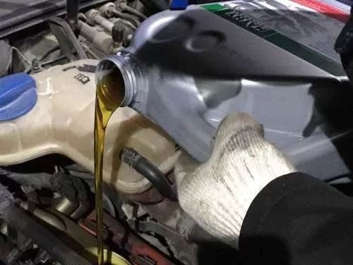 汽车发动机烧机油修理费，成本解析与预防策略