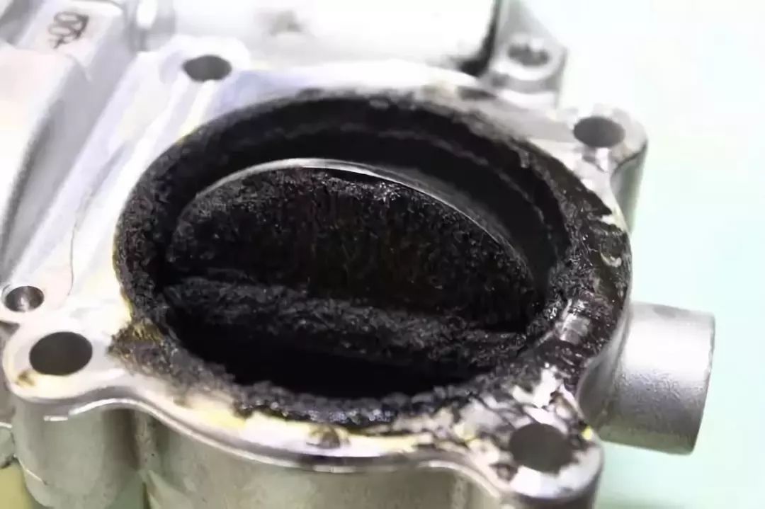 发动机烧机油，原因、影响及修理策略全解析