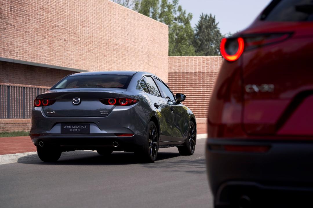 安全无忧，畅享旅程，驾车出游的全面注意事项