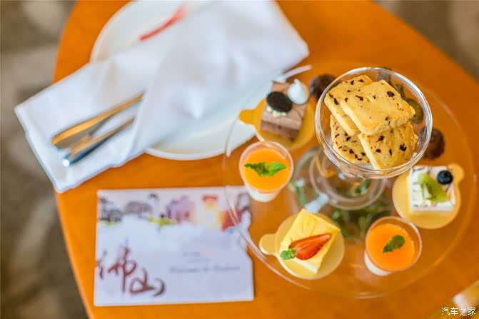 驾车出游必备美食清单，让旅途更美味的小贴士